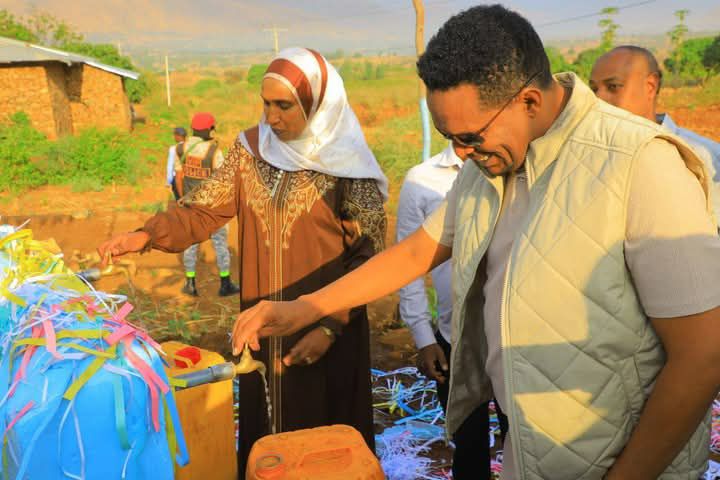 Building microservices with Dropwizard, MongoDB & Docker